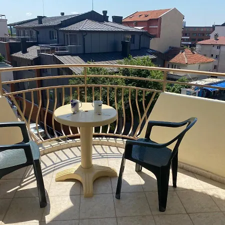 Atanasov 1 Πανσιόν