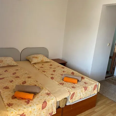 Atanasov 1 Πανσιόν 3*